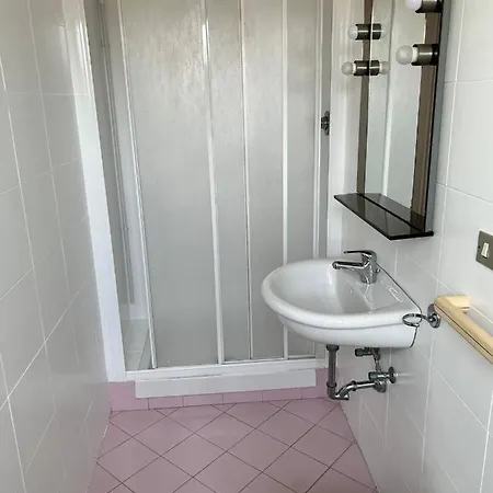Hotel Ubika 2*