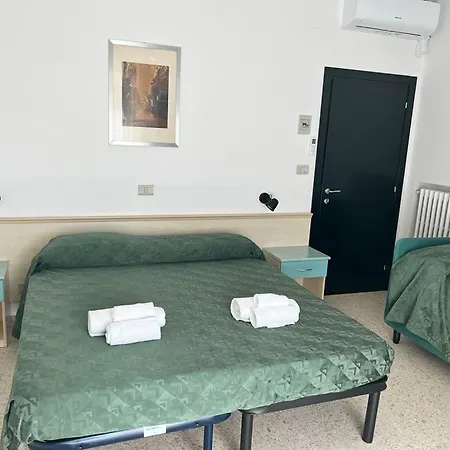 Ubika 2* Porto San Giorgio