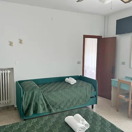 Hotel Ubika 2*