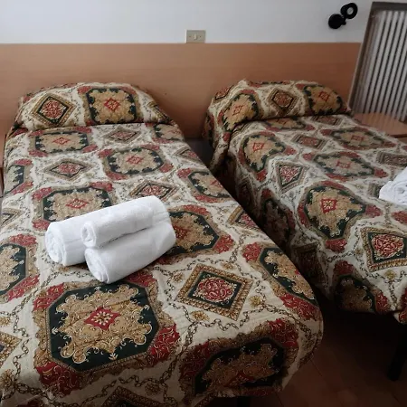 Hotel Ubika 2*